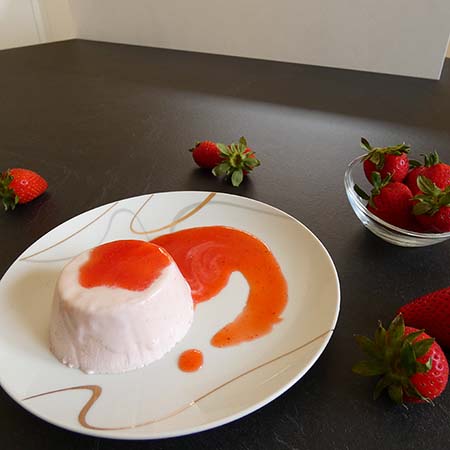 Panna cotta alle fragole senza zucchero