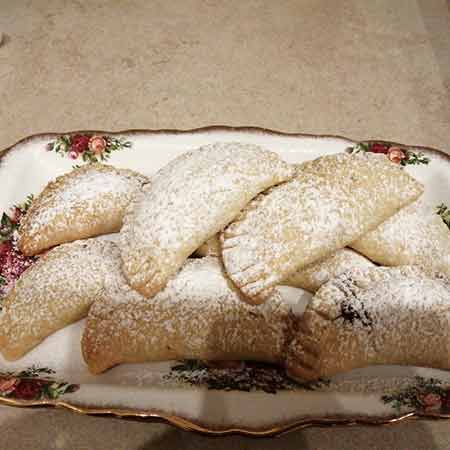 Panzerotti alla marmellata e frutta secca