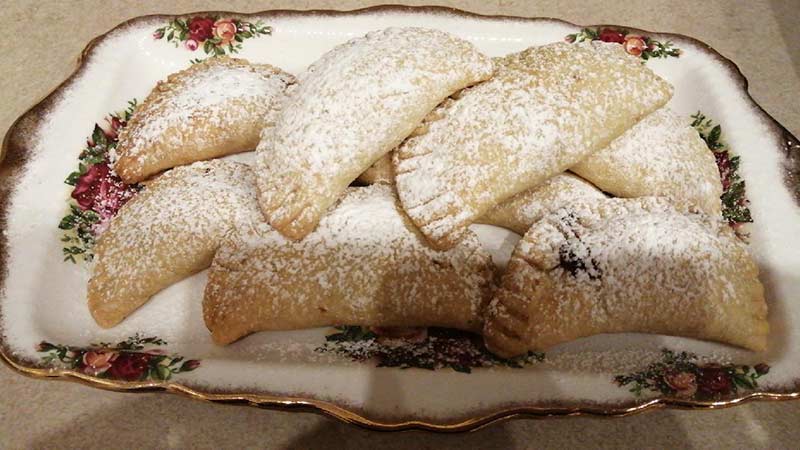 Panzerotti alla marmellata e frutta secca