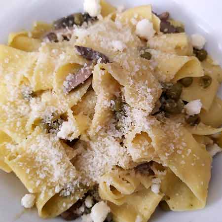 Pappardelle funghi e piselli