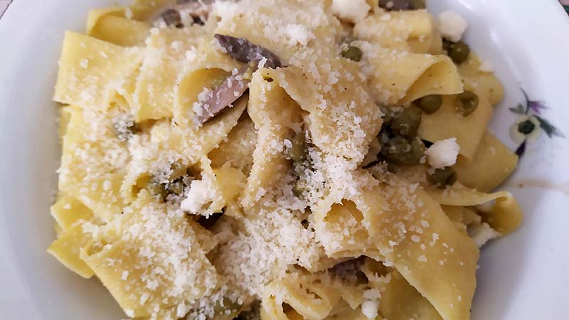 Pappardelle funghi e piselli