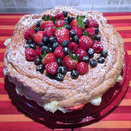 Paris-Brest con crema pasticcera e frutta