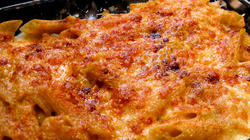 Pasta al forno peperoni e besciamella