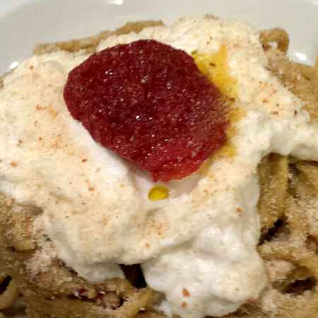 Crema di pistacchi, pomodorini secchi e stracciatella