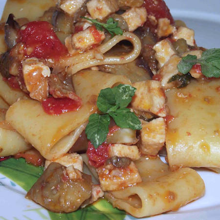 Pasta con pesce spada e melanzane