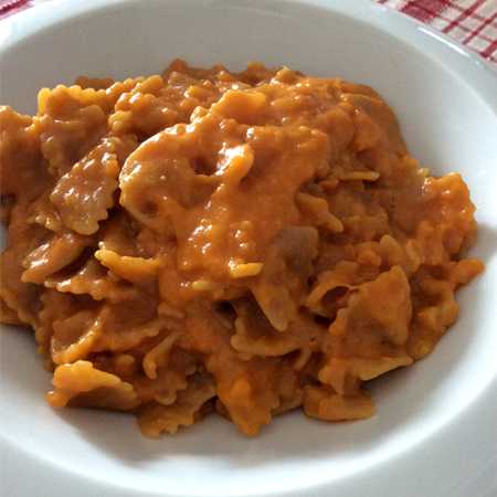 Pasta corta al pomodoro