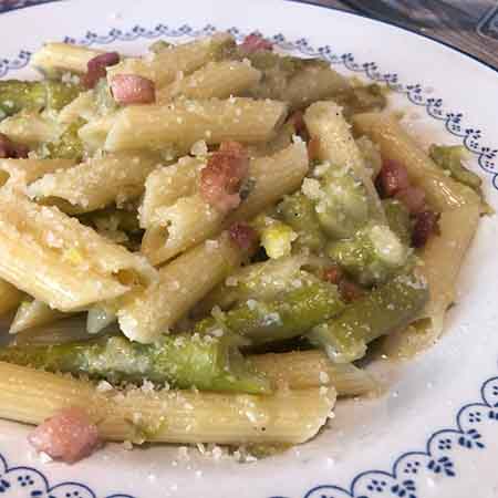 Pasta cremosa agli asparagi