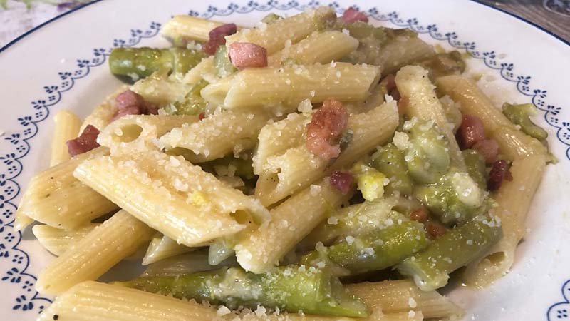 Pasta cremosa agli asparagi