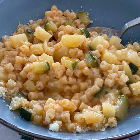 Pasta patate e zucchine