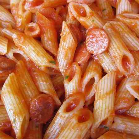 Pasta pomodoro e wurstel