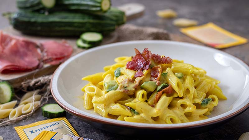 Pasta risottata zucchine speck e zafferano