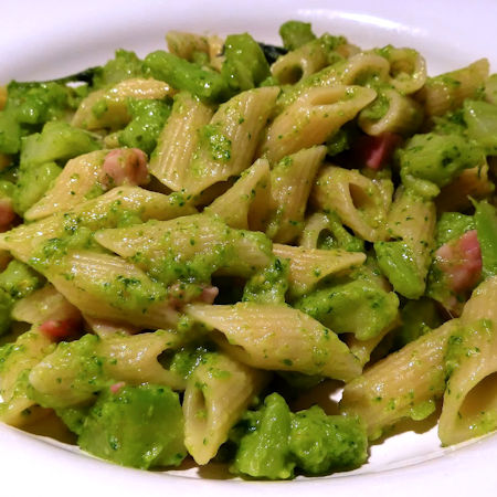 Penne broccoletti e pancetta (sciambrotti)