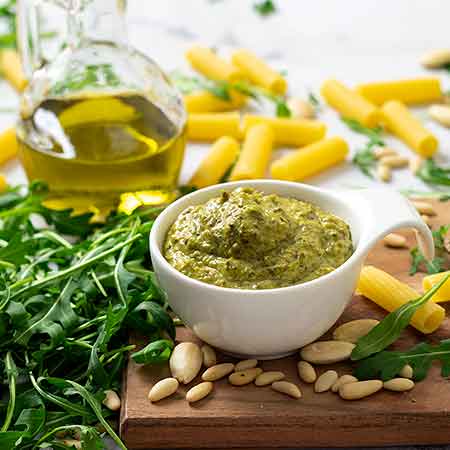 Pesto alla rucola e mandorle