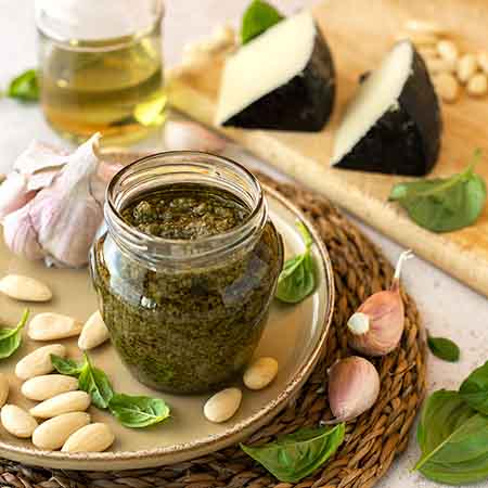 Pesto alla siciliana senza pomodoro