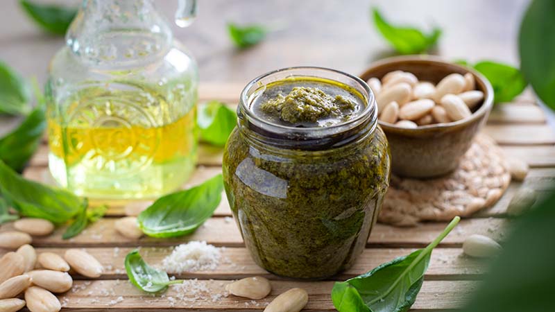 Pesto di basilico e mandorle