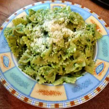 Pesto di foglie di sedano