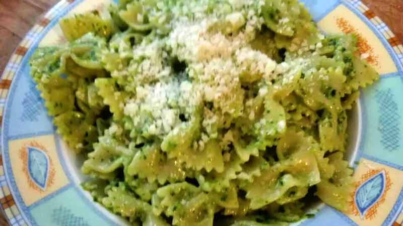 Pesto di foglie di sedano