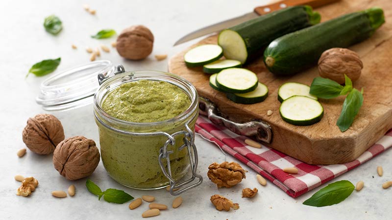 Pesto di zucchine e noci