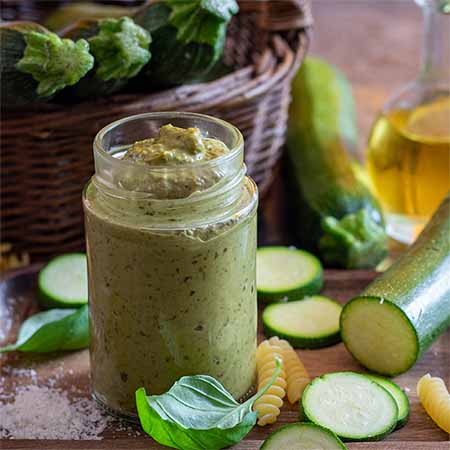 Pesto di zucchine leggero