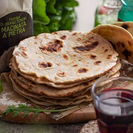 Piadina al vino rosso