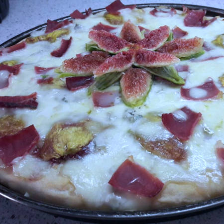 Pizza fichi gorgonzola e speck