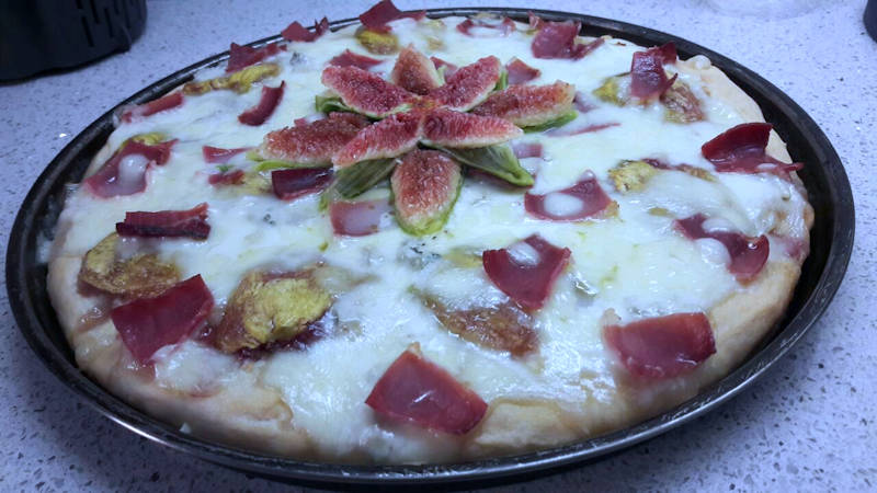 Pizza fichi gorgonzola e speck