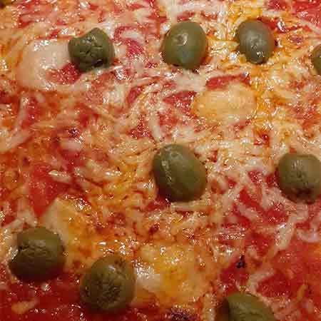 Pizza pecorino e olive