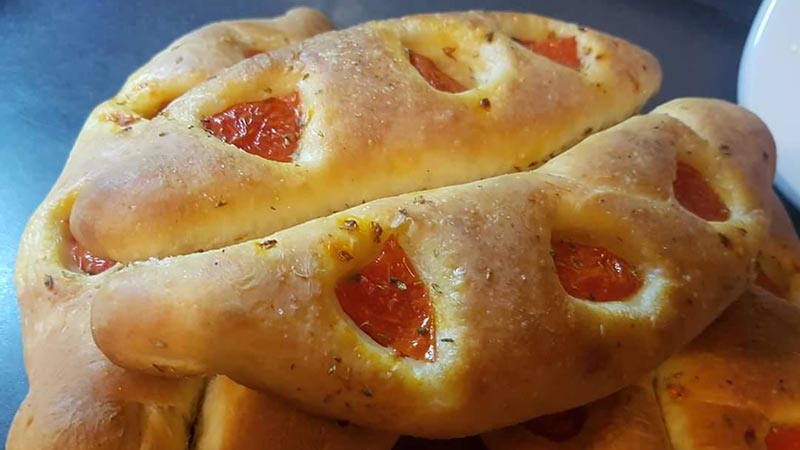 Pizzarello pan focaccia pugliese