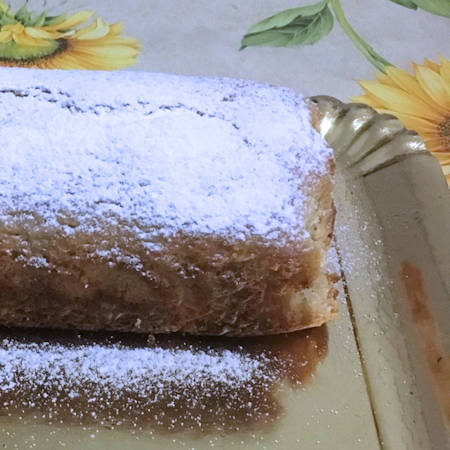 Plumcake all'acqua con farina di mandorle