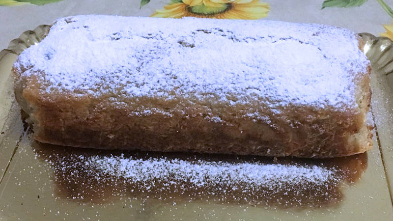 Plumcake all'acqua con farina di mandorle