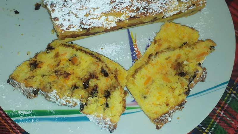 Plumcake alle carote e gocce di cioccolato