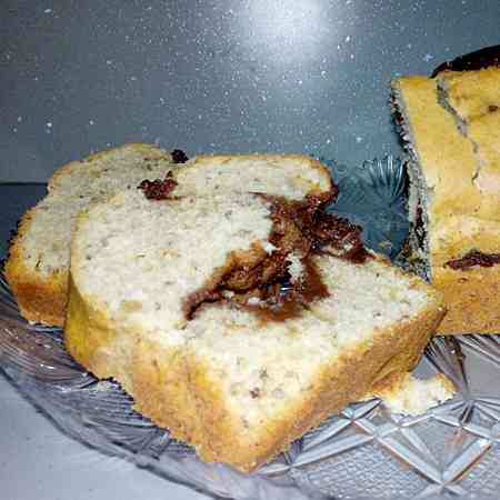 Plumcake alle noci con cuore al cioccolato