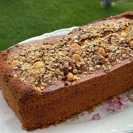 Plumcake avena nocciole e gocce di cioccolato