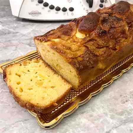 Plumcake mele e yogurt