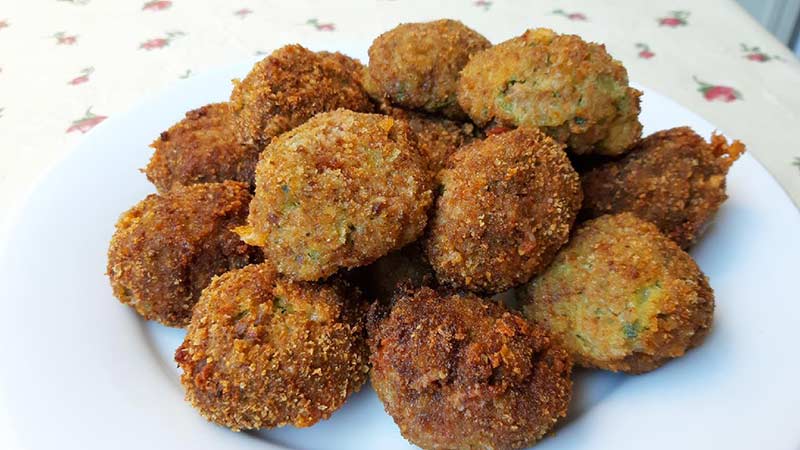 Polpette di carne, zucchine e scamorza