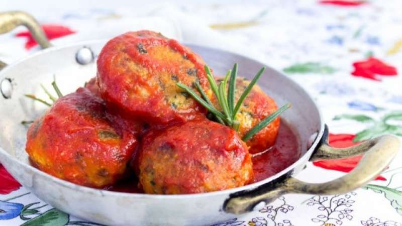 Polpette di ceci al sugo