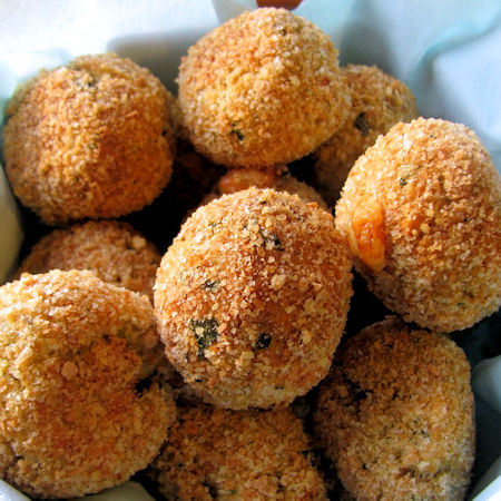 Polpette di melanzane con ketchup di peperoni