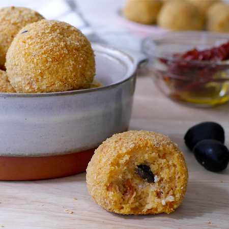 Polpette di ricotta e pomodori secchi