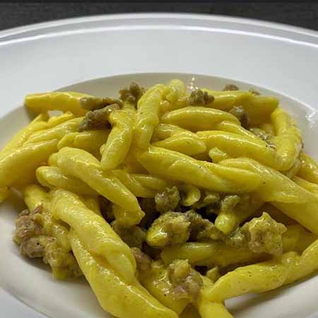 Ragù bianco di salsiccia e zafferano