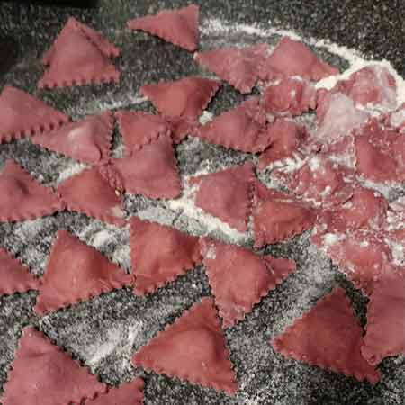 Ravioli alla barbabietola rossa