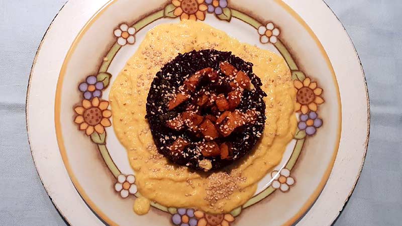 Riso venere con crema di zucca e tartufo