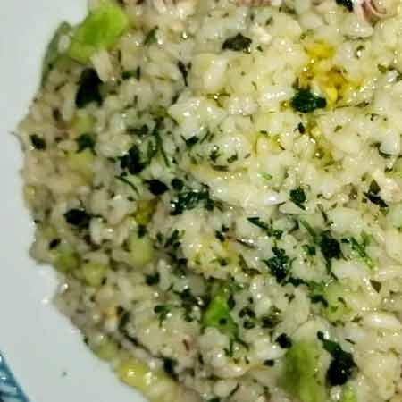 Risotto con calamari e zucchine (per 1 persona)