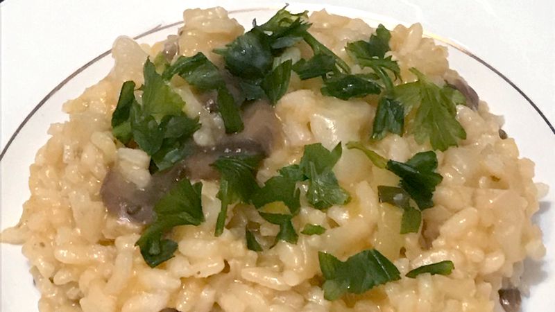 Risotto con funghi, cappuccio bianco e zucchine