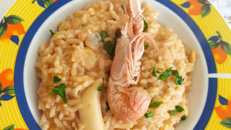 Risotto con preparato di frutti di mare fresco