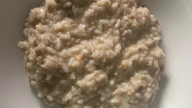 Risotto con salsiccia e nocciole