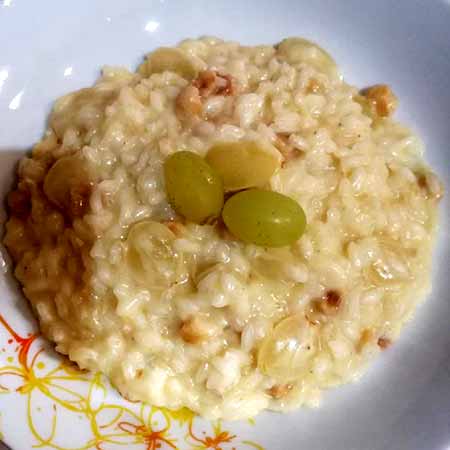 Risotto con nocciole gorgonzola e uva