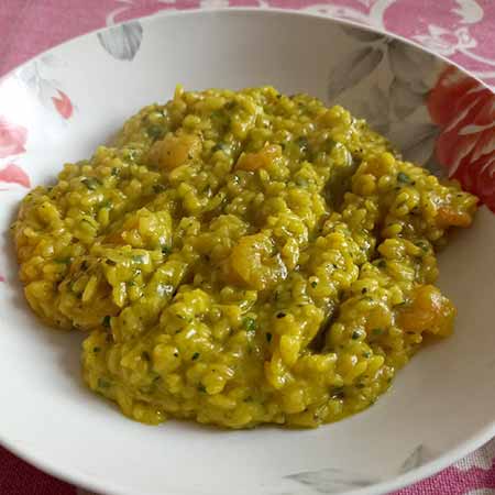 Risotto zucchine gamberetti e zafferano