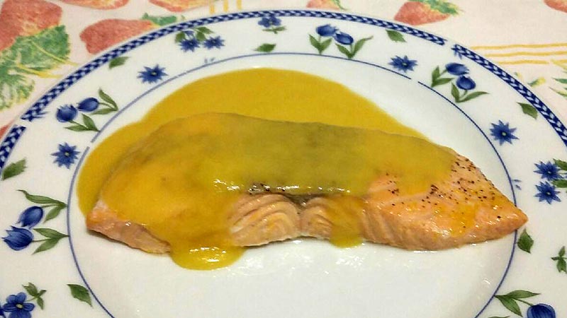 Salmone con salsa all'arancia