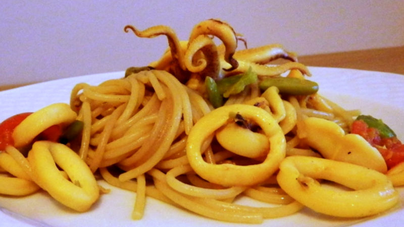 Salsa di fave e calamari