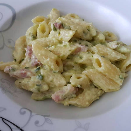 Salsa di zucchine e pancetta